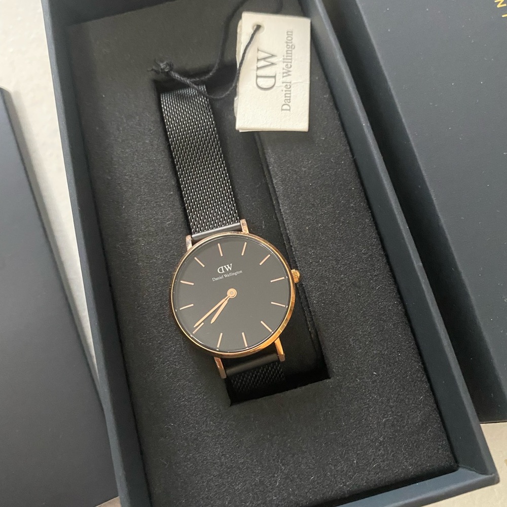 ‼️SOLD‼️Daniel Wellington Brandnew with tag